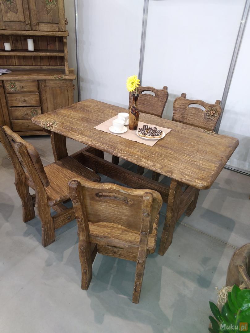 Stylowe meble z drewna - stół i krzesła
